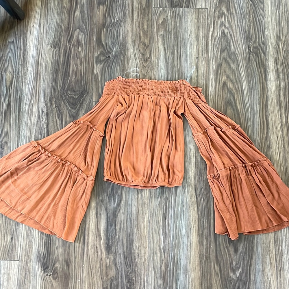 Windsor Burnt Orange Off-the-Shoulder Flowy Long Sleeve Cropped Shirt - S/XS